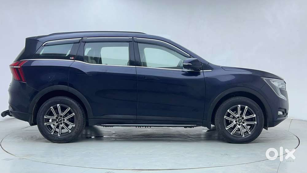 Mahindra Xuv700 2.0 Ax 7 Petrol Mt Str, 2023, Petrol