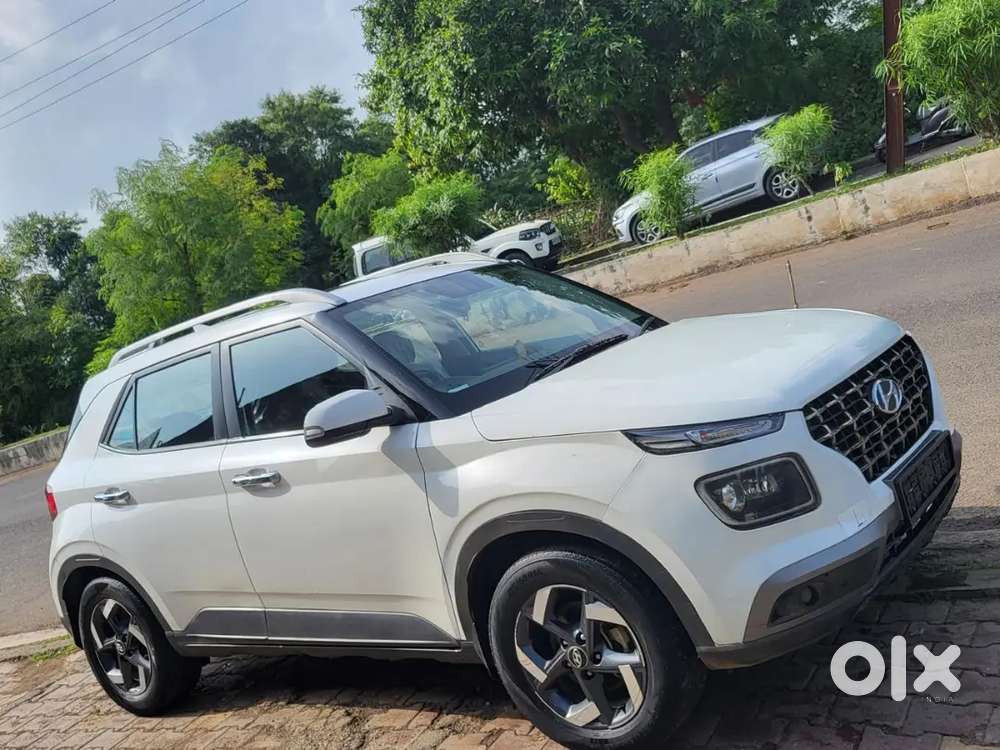 Hyundai Venue 2019_. 20 Diesel 39000 Km Driven  Top Model