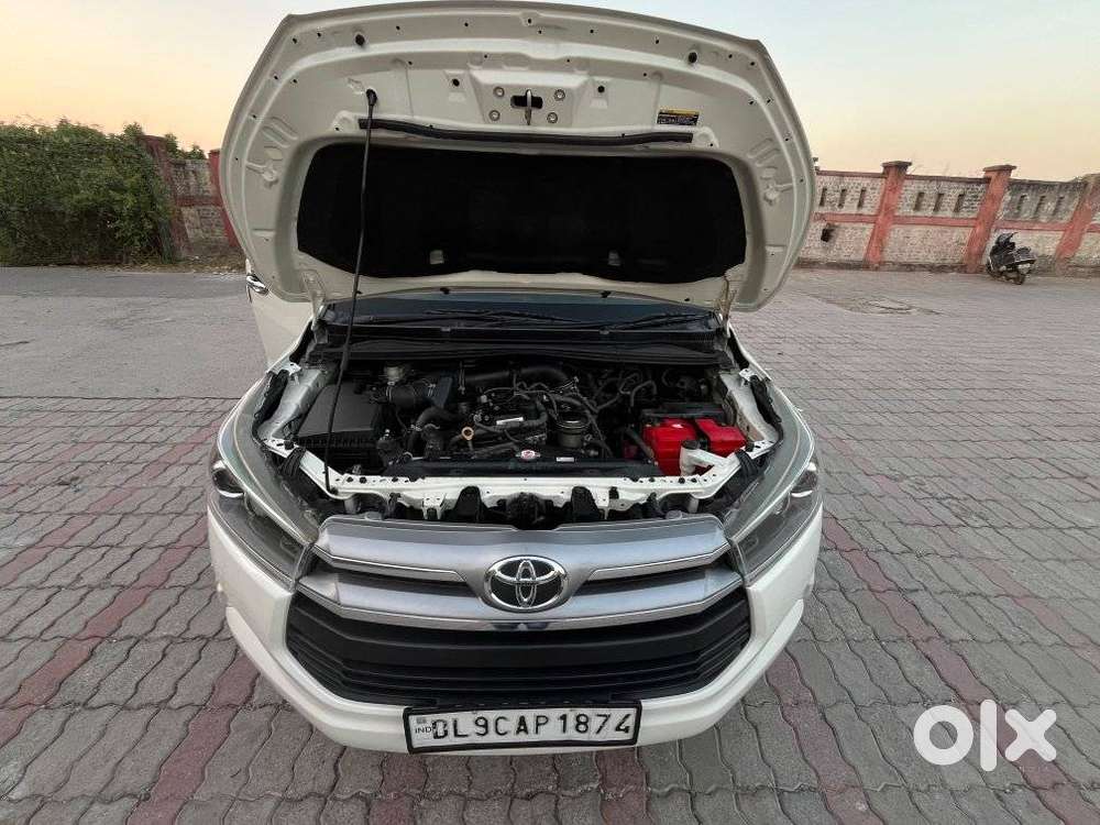 Toyota Innova Crysta 2.7v Mt, 2017, Petrol