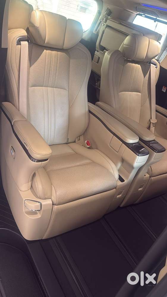 Toyota Vellfire Vip – Executive Lounge, 2023, Petrol