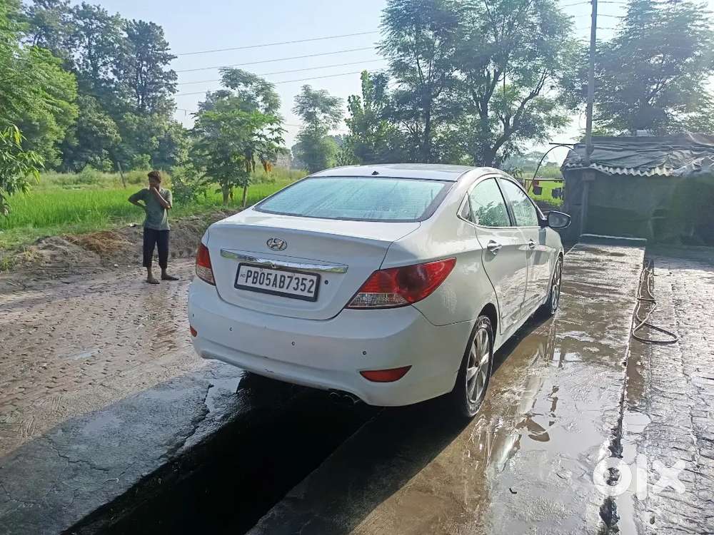 Hyundai Verna Crdi 2011