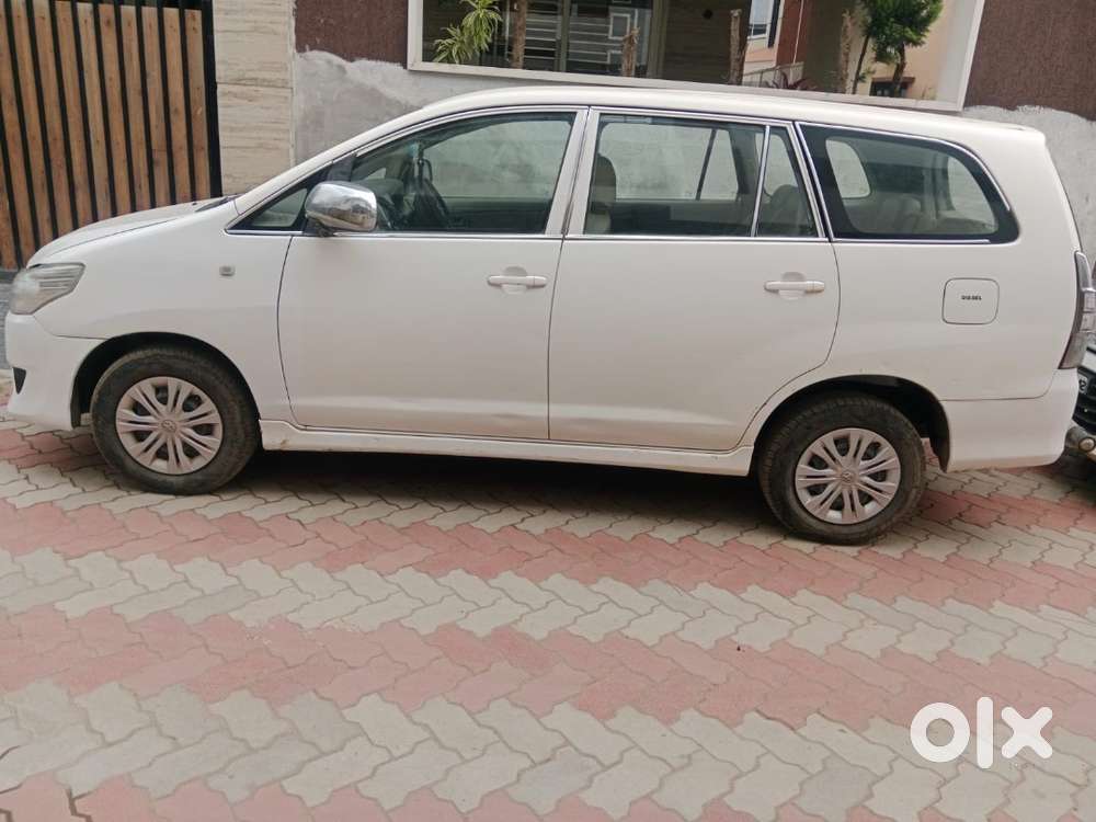Toyota Innova  2.5 G