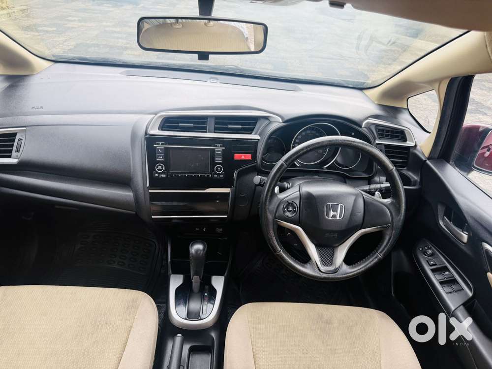 Honda Jazz V Automatic, 2016, Petrol