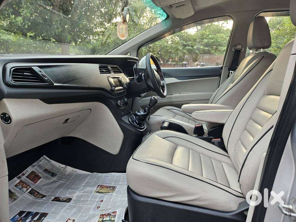 Mahindra Marazzo M4, 2019, Diesel