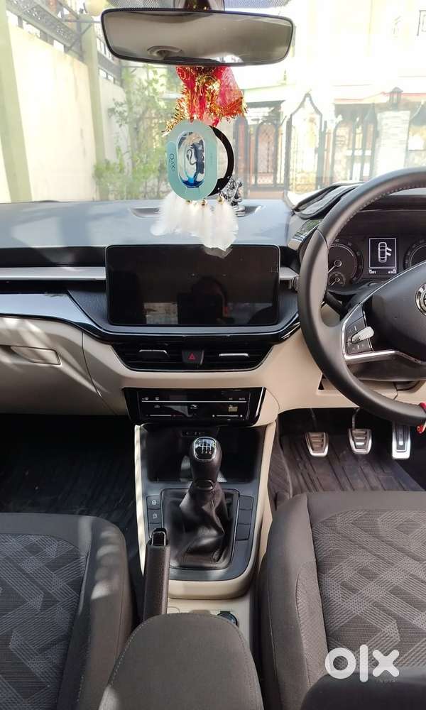 Skoda Slavia Sportline 1.0l Tsi Mt, 2025, Petrol