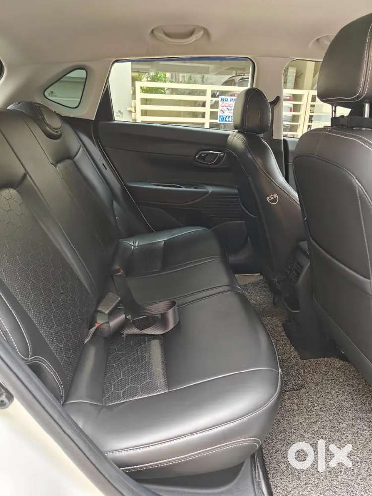 Hyundai I20 Sportz 2022 Diesel Manual With Complete Showroom Track.