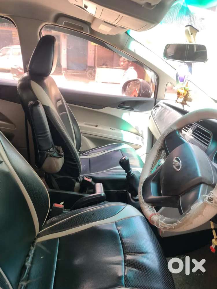 Mahindra Marazzo 1.5 M2 2020 मैनुअल