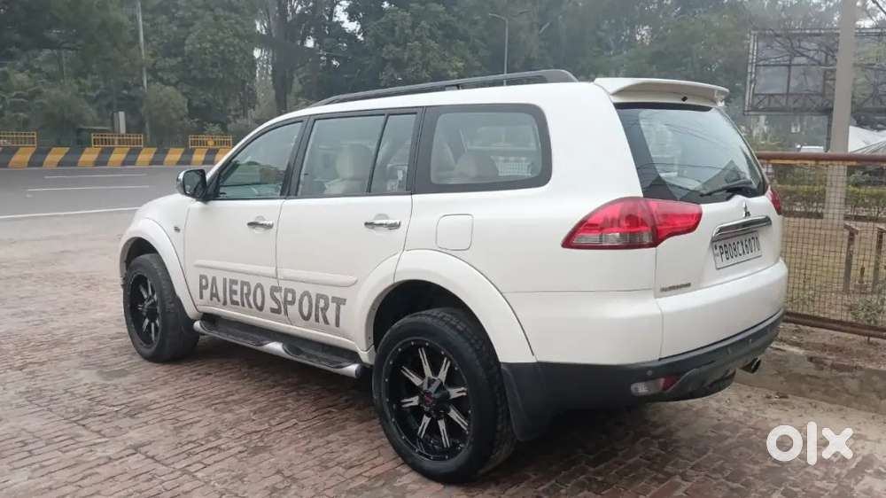 Mitsubishi Pajero Sport 2015