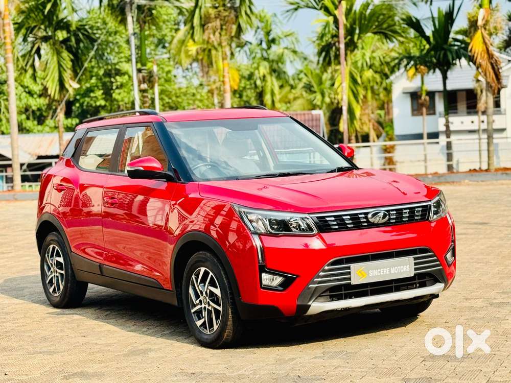 Mahindra Xuv300 1.2 W8 (o) Amt Petrol, 2022, Petrol