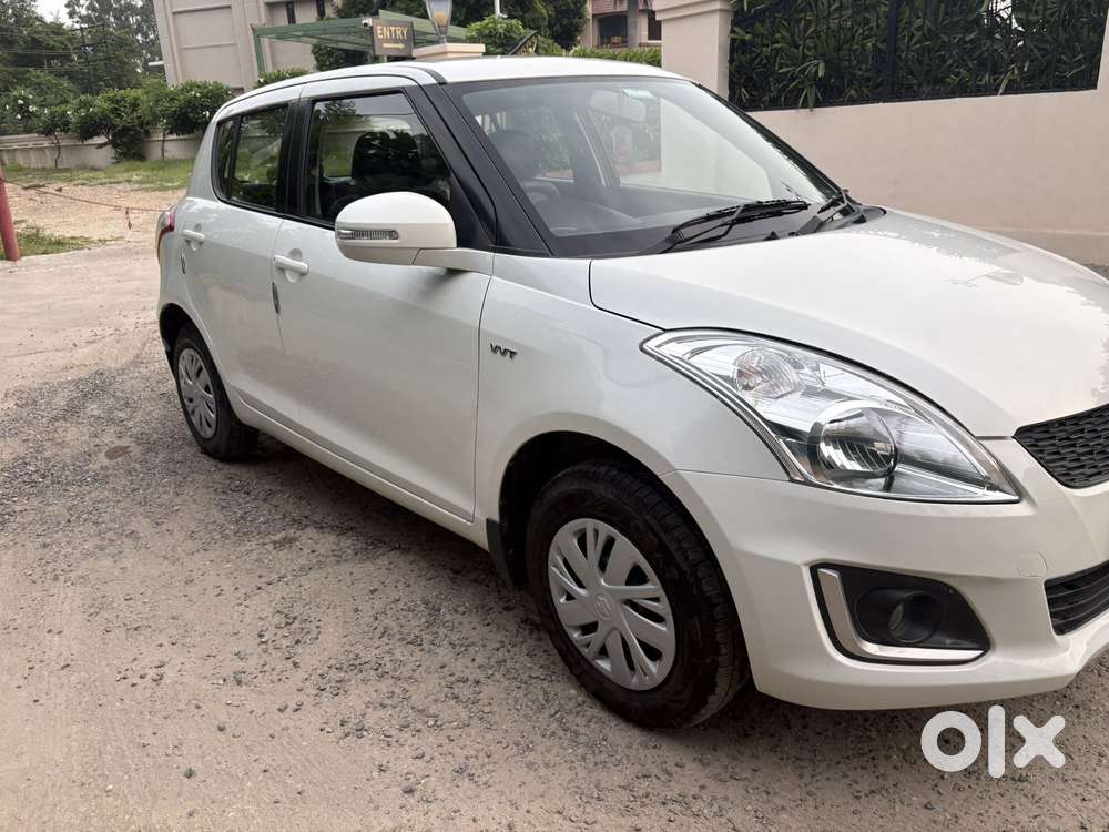 Maruti Suzuki Swift Vxi With Abs, 2015, Petrol