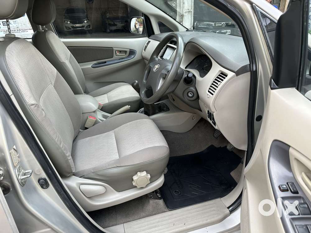Toyota Innova 2.5 G (diesel) 8 Seater, 2012, Diesel
