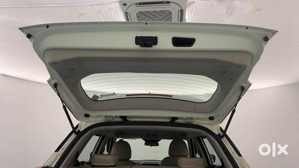 Mahindra Xuv300 W8 Amt Optional Diesel, 2023, Petrol