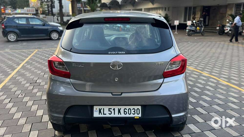 Tata Tiago 1.2 Revotron Xta, 2019, Petrol
