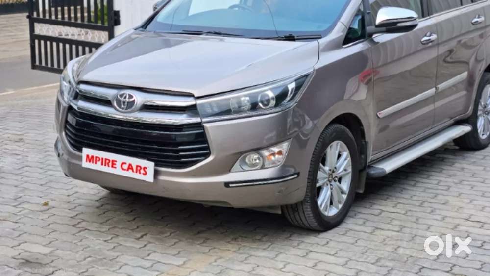 Toyota Innova Crysta 2.8 Zx At 7 Seater, 2016, Diesel