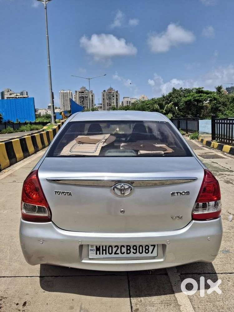 Toyota Etios V, 2011, Petrol