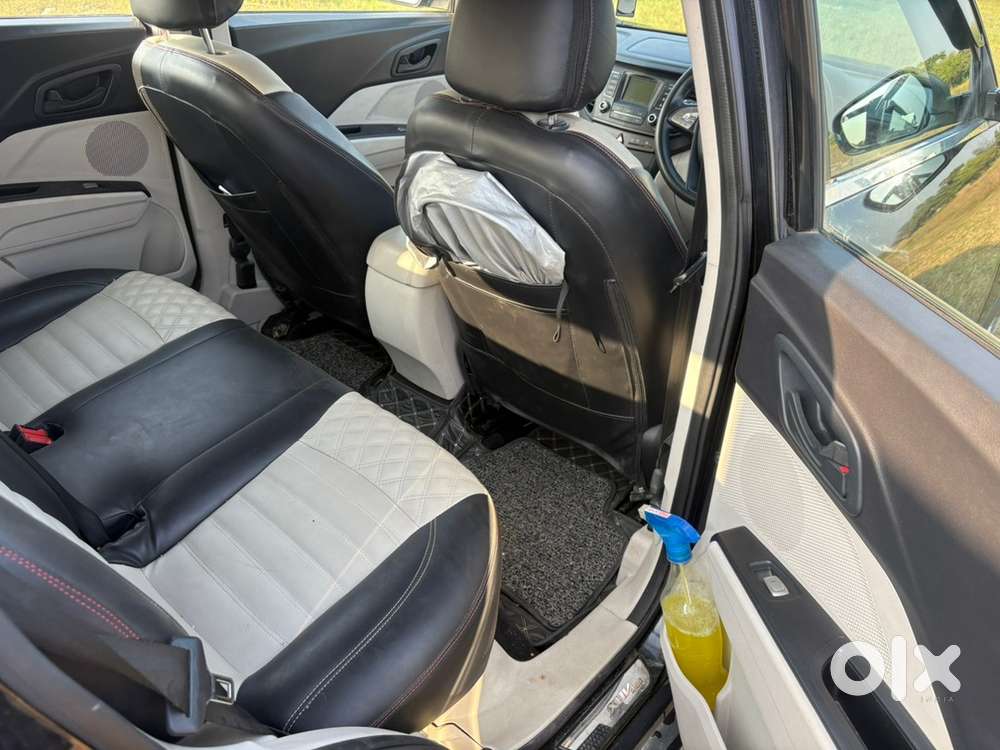 Mahindra Xuv300 2023 Diesel Well Maintained