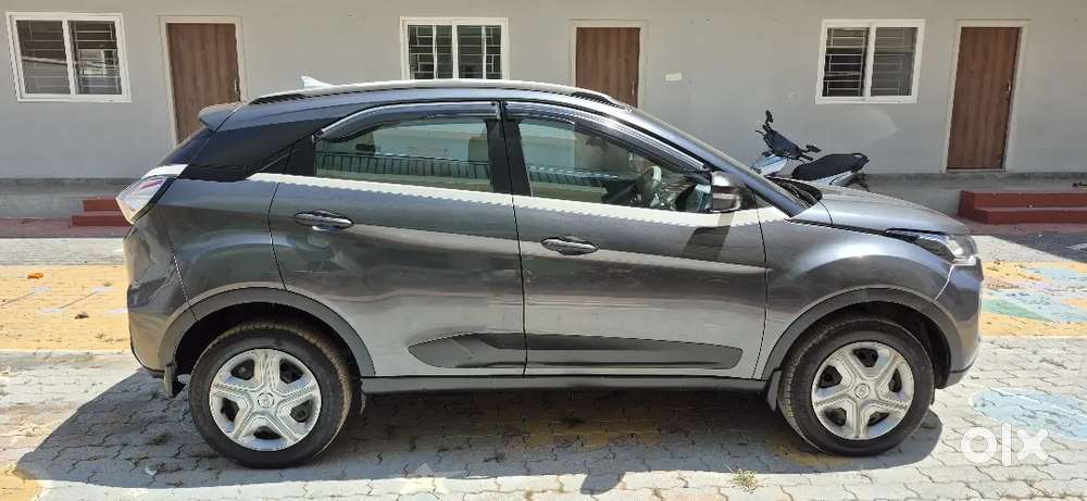 Tata Nexon Xm(s) Sunroof Oct 2020 Petrol Manual