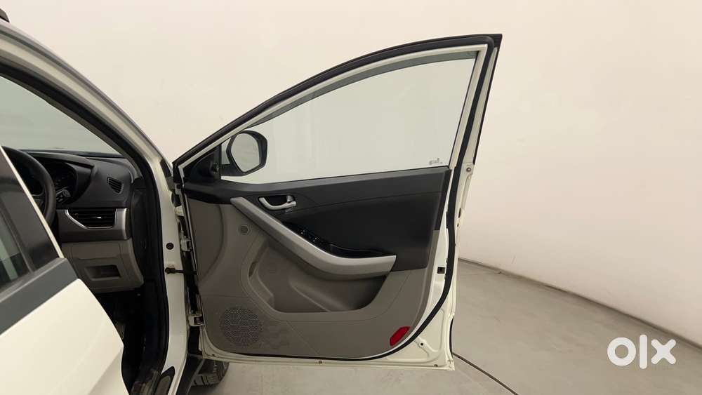 Tata Nexon 1.2 Revotron Xza Plus (l), 2018, Petrol