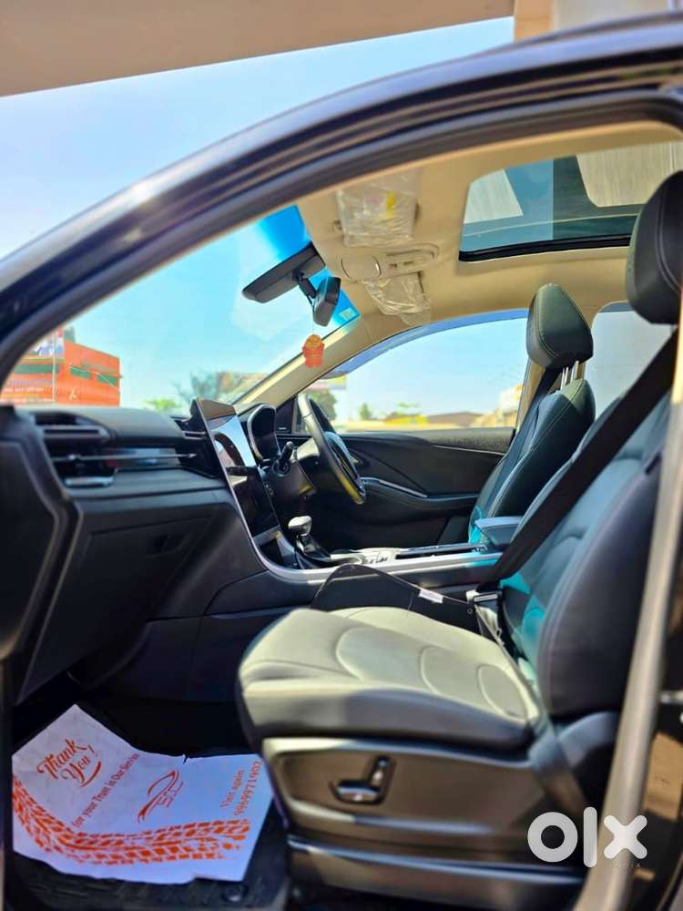 Mg Hector Plus Sharp Pro Blackstorm 1.5 Turbo Petrol Cvt 7 Str, 2024..