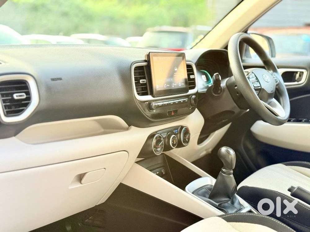 Hyundai Venue S 1.2 Petrol, 2022, Petrol