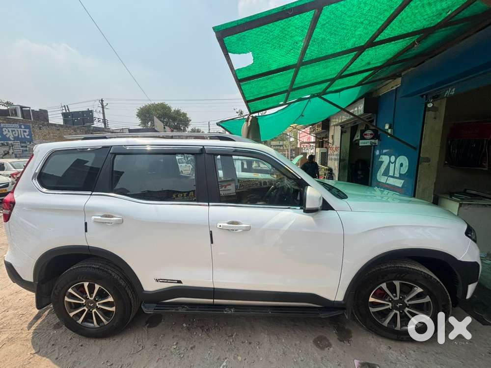 Mahindra Petrol Car 2025 (hr 26 3434)