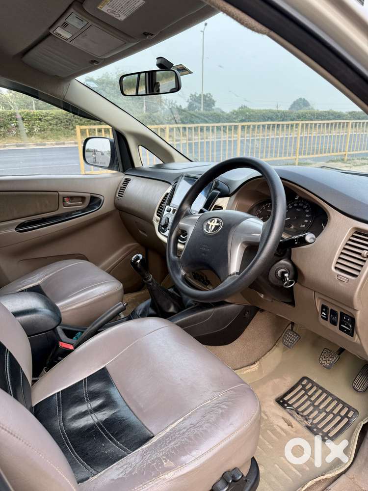 Toyota Innova 2.5 G (diesel) 8 Seater, 2015, Diesel