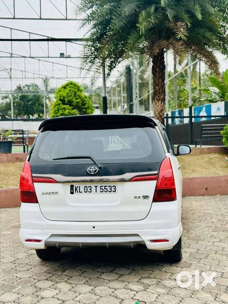 Toyota Innova 2.5 Gx 7 Str Bs-iii, 2010, Diesel