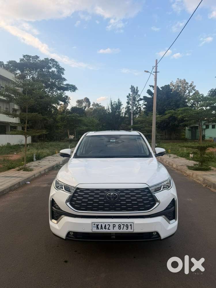 Toyota Innova Hycross Petrol Automatic 2026