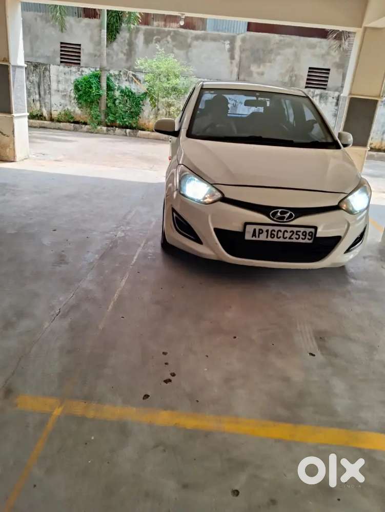 Hyundai New I20 2012 Diesel 160000 Km Driven