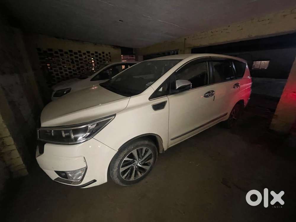 Toyota Innova Crysta 2024