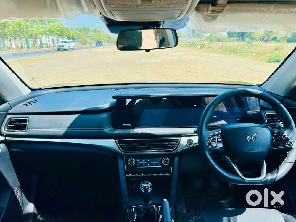 Mahindra Xuv700 2.2 Ax 7 Diesel Mt Str, 2025, Diesel