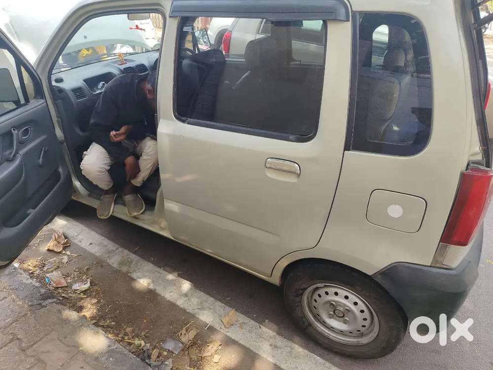 Maruthi Suziki Wagnor Engine Condition Is Good And New Tyres And Batte