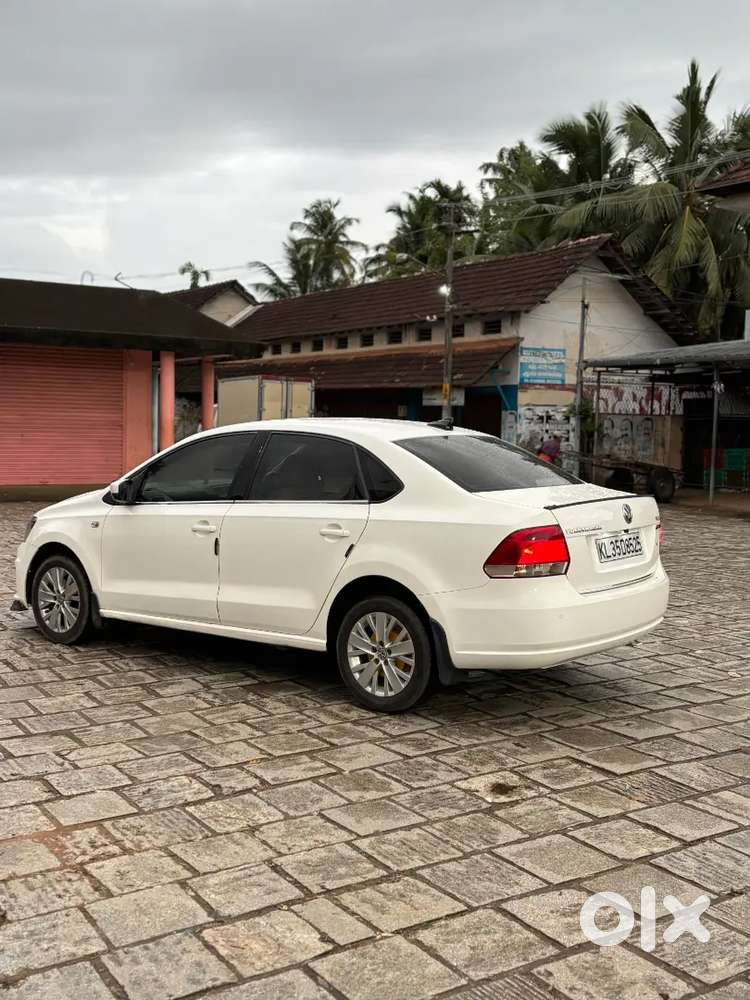 Volkswagen Vento Petrol Highline 2012