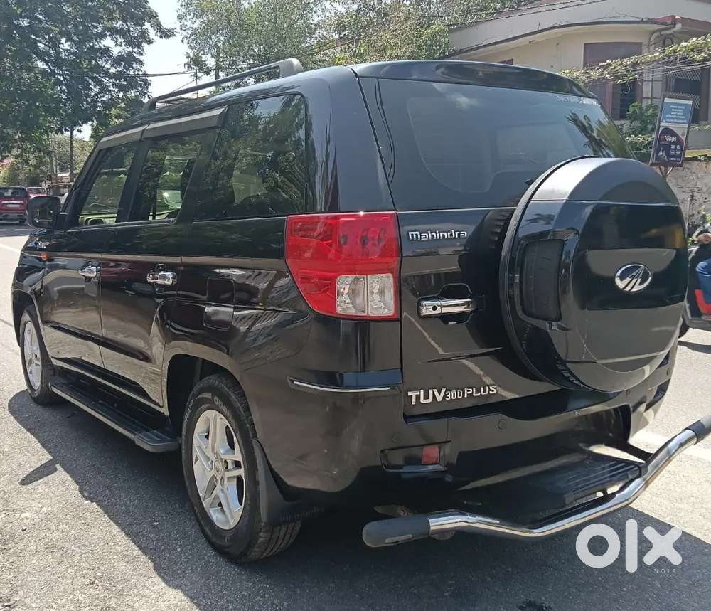 Mahindra Tuv 300 P8 Plus 2018