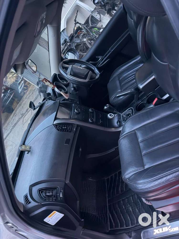 2017 Mahindra Xuv500 W10 Automatic (silver) – Good Condition – ₹7,00,0