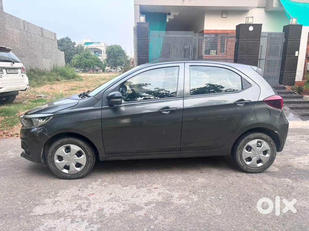 Tata Tiago Petrol Manual 2024