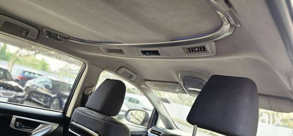 Toyota Innova Crysta 2.4 V 8 Str, 2017, Diesel