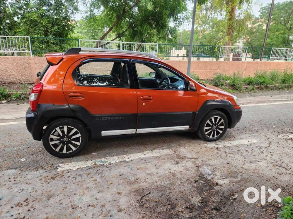 Toyota Etios Cross 1.2l G, 2016, Petrol