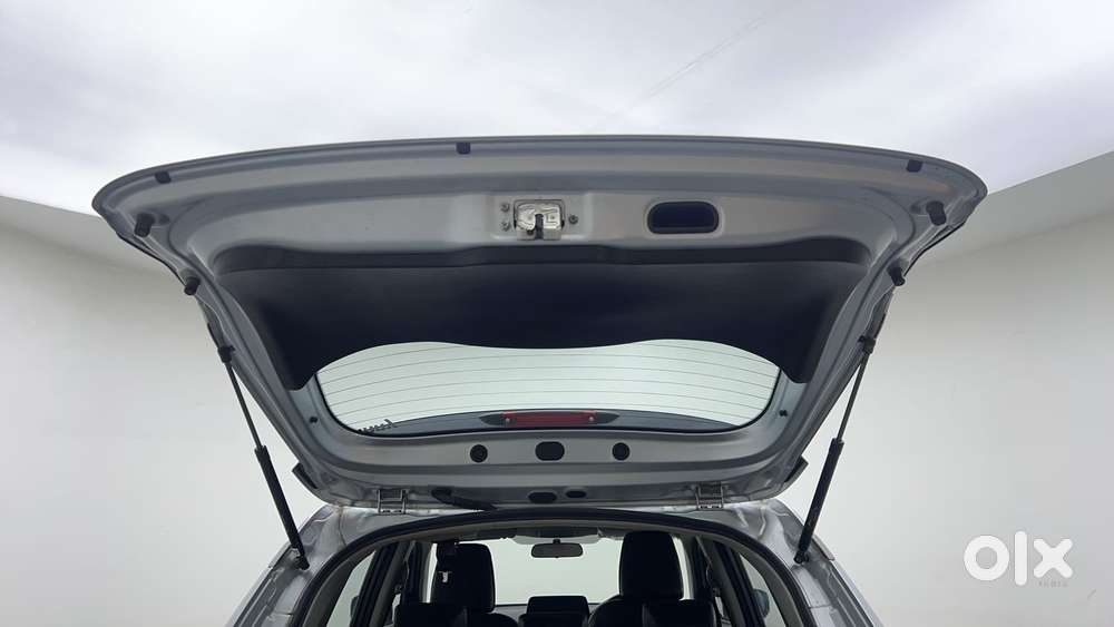 Maruti Suzuki Grand Vitara 1.5 Delta Smart Hybrid At, 2024, Petrol