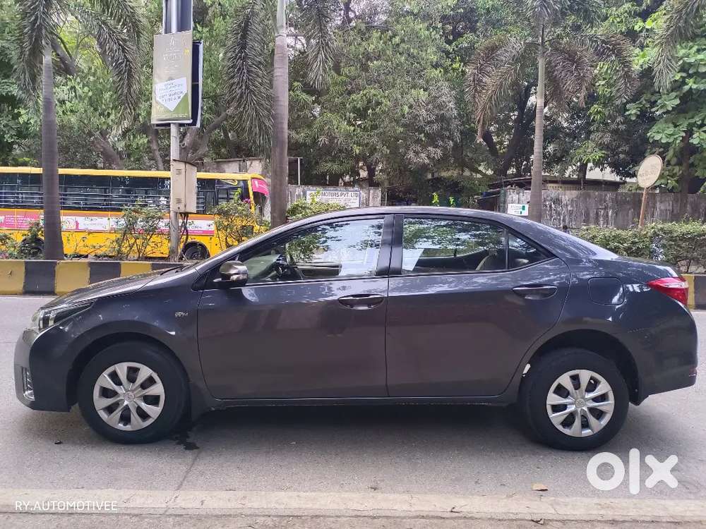 Toyota Corolla Altis 1.8 J 2015 Pure Petrol Car At Mulund West Mumbai