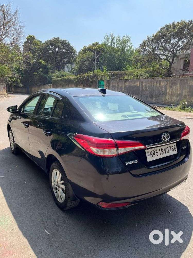 Toyota Yaris V Cvt, 2019, Petrol