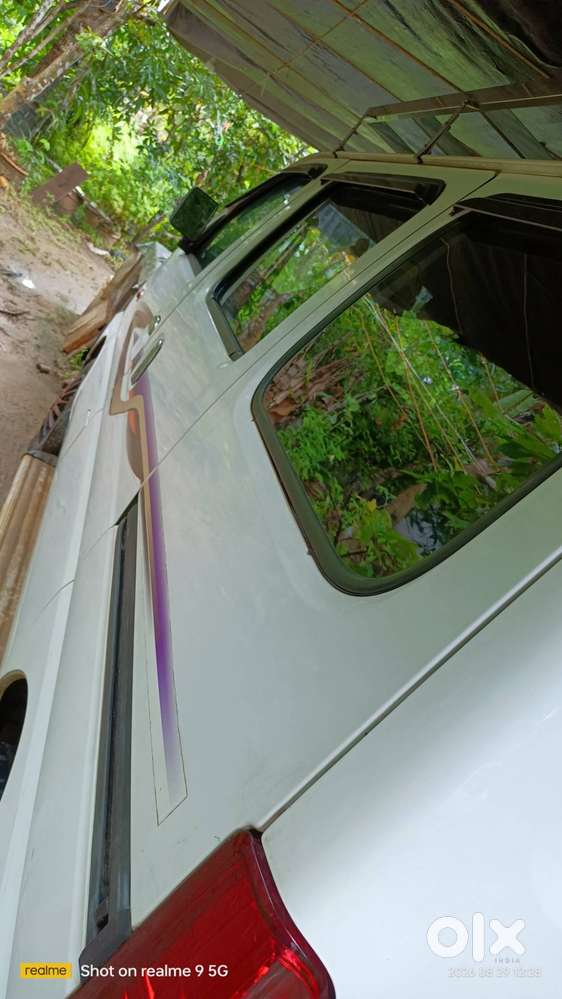 Maruti Eeco 5-seater 2011
