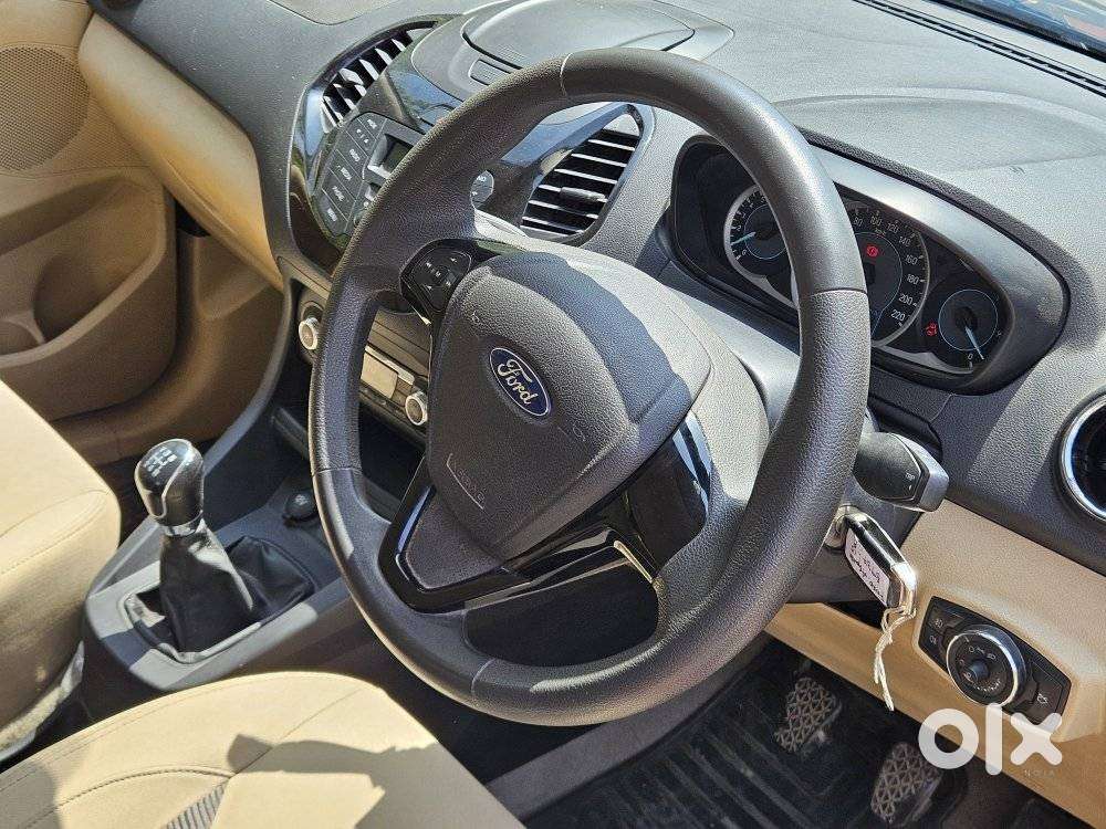 Ford Figo Aspire Titanium Blu, 2015, Petrol