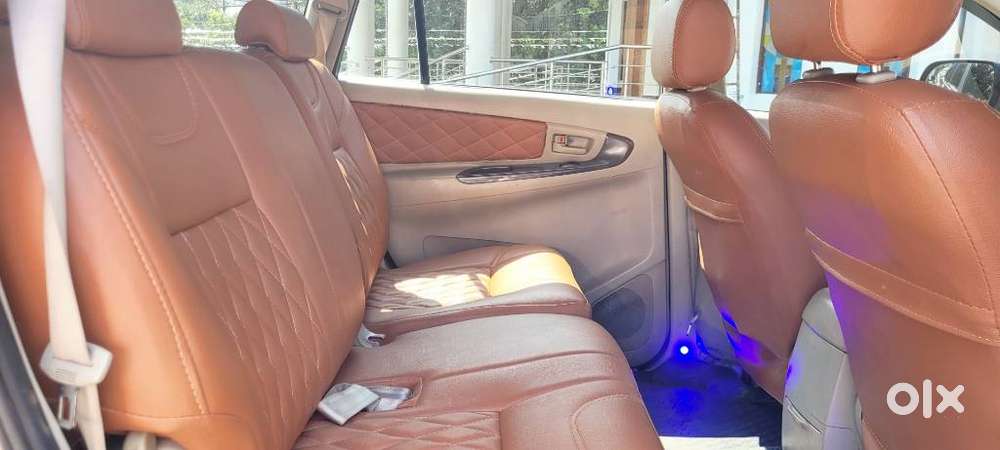 Toyota Innova 2.5 G (diesel) 8 Seater Bs Iv, 2015, Diesel