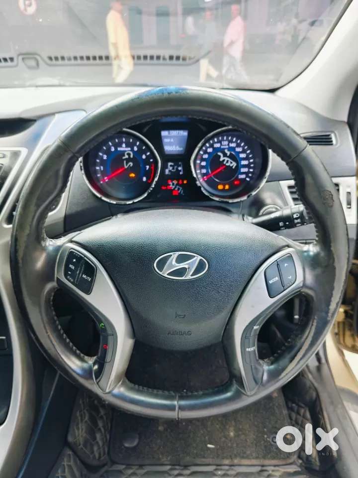 Hyundai Elantra 1.8 Sx Mt, 2015, Petrol