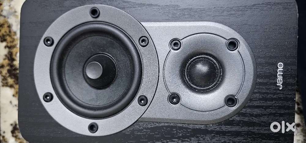 Jamo surround S420 center and surround Mint condition model S420