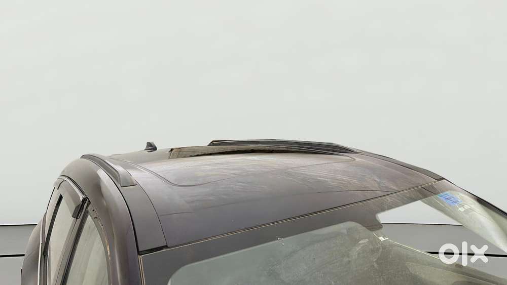 Mahindra Xuv700 2.0 Ax 5 Petrol Mt 7 Str, 2023, Petrol