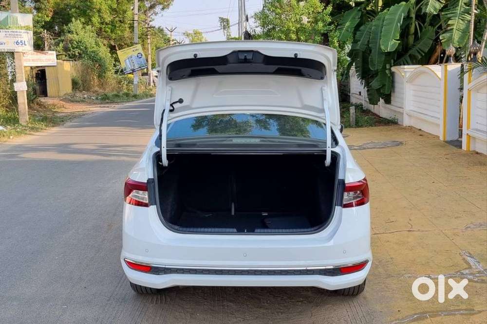 Skoda Slavia 1.0 Tsi Style At, 2022, Petrol