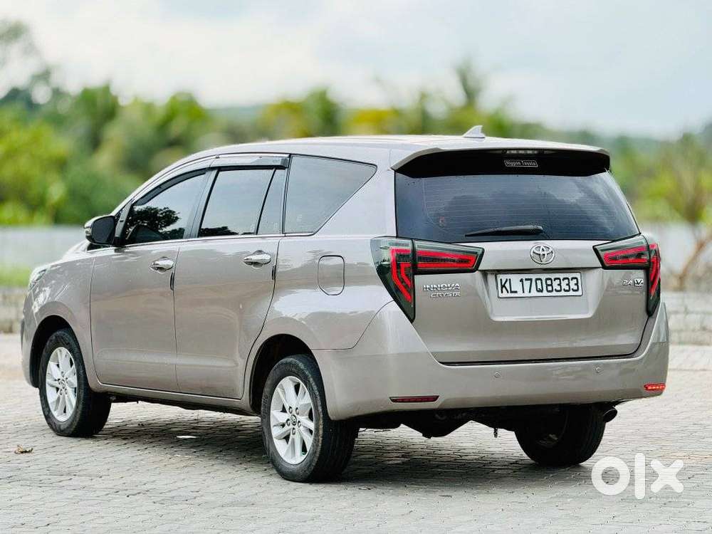 Toyota Innova Crysta 2.4 V 7 Str, 2017
