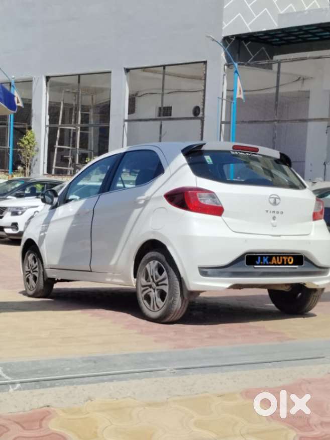 Tata Tiago 1.2 Revotron Xt (o), 2023, Petrol